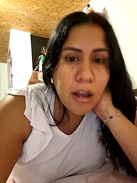 Snapshot of KasiaVenus_ chatting on 10/21/25, 01:06 KasiaVenus  online show from 10/21/25, 01:06