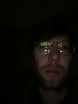 Snapshot of denverfwb chatting on 12/22/24, 04:38 denverfwb online show from 12/22/24, 04:38