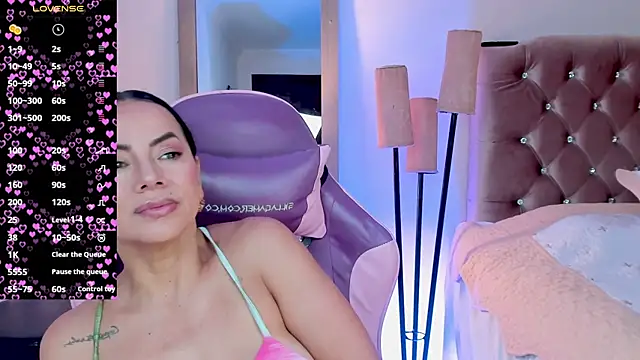 veronika naughty online show from 10/10/25, 02:27