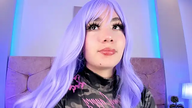 Snapshot of lunar_leen chatting on 02/08/25, 10:51 lunar leen online show from 02/08/25, 10:51