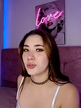 Snapshot of lunar_leen chatting on 02/12/25, 11:09 lunar leen online show from 02/12/25, 11:09