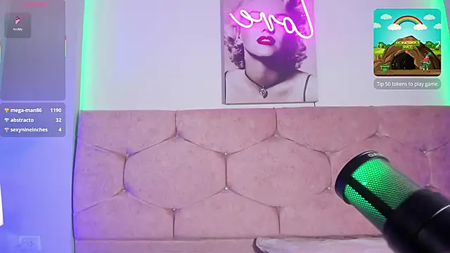 Snapshot of lunar_leen chatting on 03/18/25, 12:27 lunar leen online show from 03/18/25, 12:27