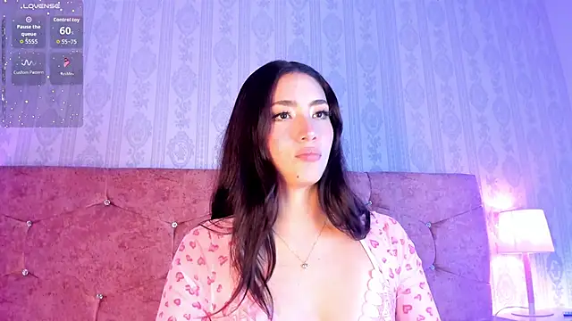 Snapshot of lunar_leen chatting on 10/23/25, 07:12 lunar leen online show from 10/23/25, 07:12