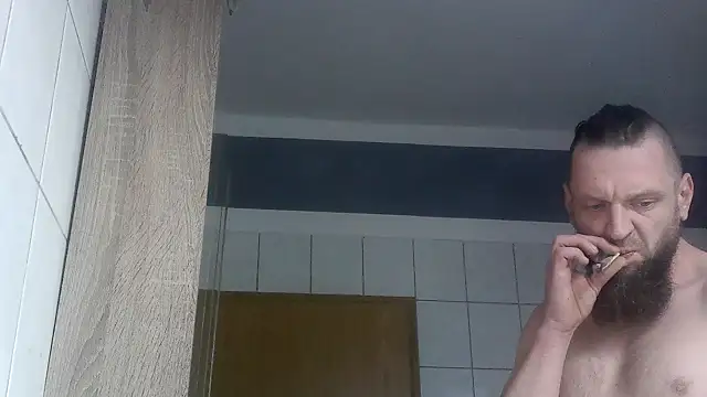 donhulio482 online show from 11/06/25, 02:40