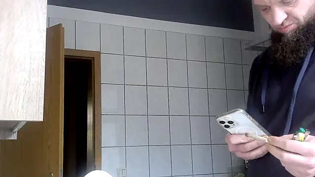 donhulio482 online show from 12/05/25, 01:31