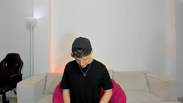 niico 18 online show from 02/28/25, 09:15