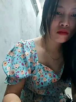 Snapshot of Lien-Yeu chatting on 02/14/25, 01:23 Lien-Yeu online show from 02/14/25, 01:23