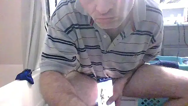 Snapshot of jaxx12369 chatting on 11/17/25, 06:19 jaxx12369 online show from 11/17/25, 06:19