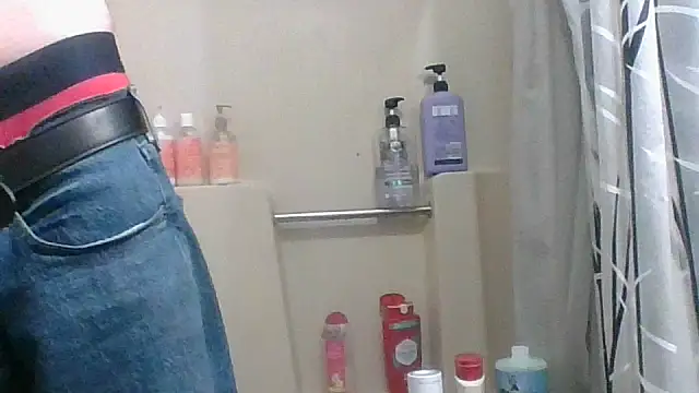 Snapshot of jaxx12369 chatting on 11/21/25, 02:43 jaxx12369 online show from 11/21/25, 02:43