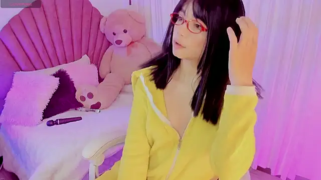 Snapshot of Lovely_celestte chatting on 03/07/25, 01:20 Lovely celestte online show from 03/07/25, 01:20