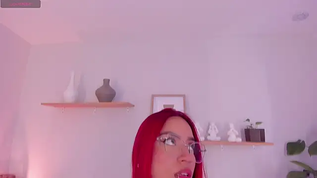 Snapshot of Scarlett_Morgan_ chatting on 03/05/25, 08:00 Scarlett Morgan online show from 03/05/25, 08:00