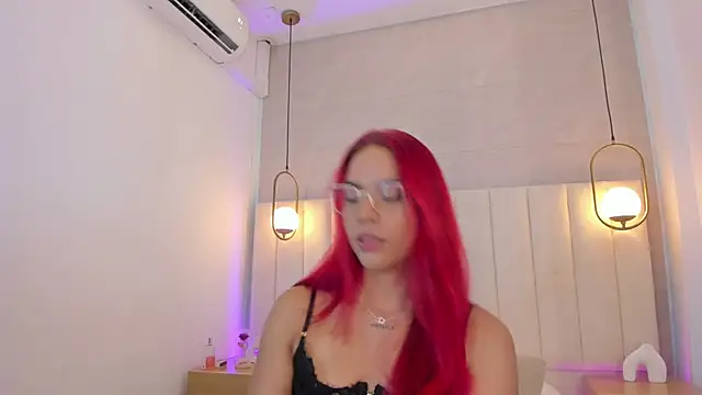 Snapshot of Scarlett_Morgan_ chatting on 09/22/25, 08:11 Scarlett Morgan online show from 09/22/25, 08:11