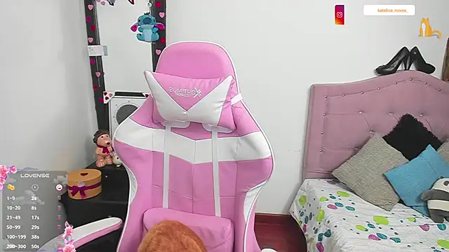 Katalina novoa online show from 03/15/26, 02:39