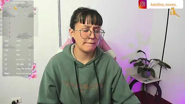 Katalina novoa online show from 07/02/26, 02:33