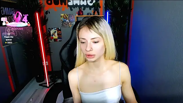 PollyMillees online show from 02/03/26, 08:41