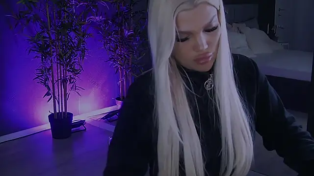 Snapshot of shayblonde chatting on 01/28/25, 09:08 shayblonde online show from 01/28/25, 09:08