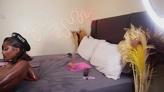 Snapshot of _Watuluv_ chatting on 01/07/25, 08:52 Watuluv online show from 01/07/25, 08:52