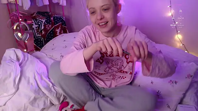 KatieMelone online show from 01/18/26, 07:06