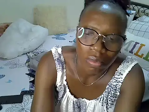 Sweet Bear online show from 04/12/26, 05:07