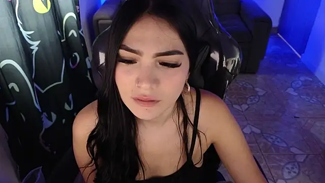 Snapshot of keity_moon chatting on 05/14/26, 01:51 keity moon online show from 05/14/26, 01:51