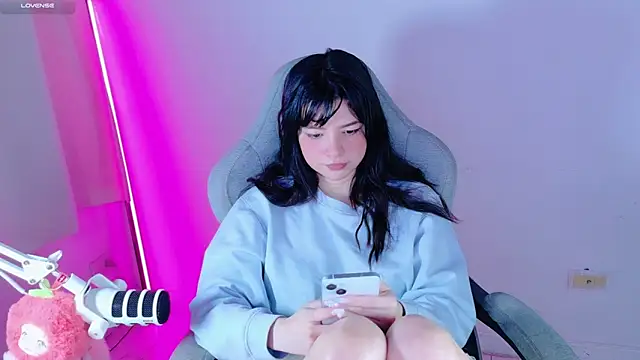 Snapshot of stephybrown chatting on 06/06/26, 12:38 stephybrown online show from 06/06/26, 12:38