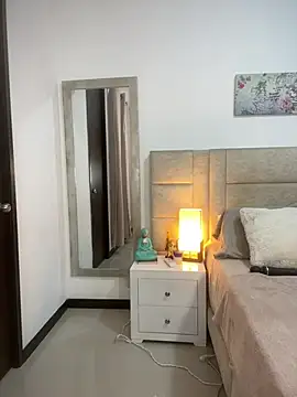 Snapshot of valecruz903 chatting on 02/26/25, 11:04 valecruz903 online show from 02/26/25, 11:04