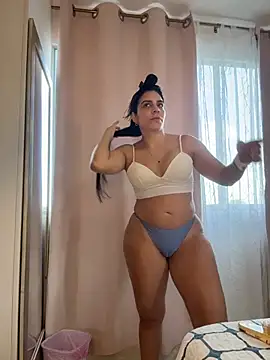 Snapshot of valecruz903 chatting on 03/09/26, 04:55 valecruz903 online show from 03/09/26, 04:55