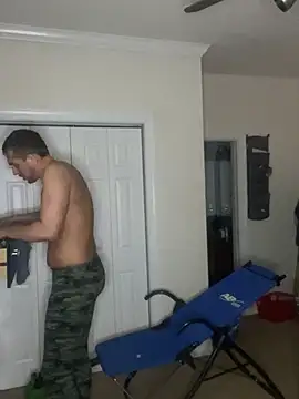 Snapshot of TheOnlyTwinTowers chatting on 02/22/25, 08:07 TheOnlyTwinTowers online show from 02/22/25, 08:07