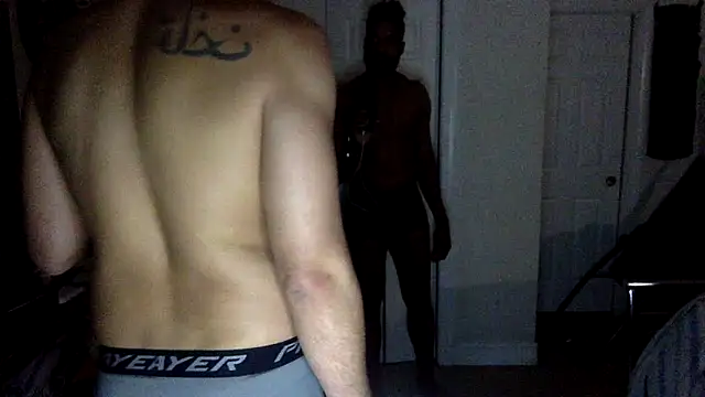 Snapshot of TheOnlyTwinTowers chatting on 03/22/25, 06:00 TheOnlyTwinTowers online show from 03/22/25, 06:00