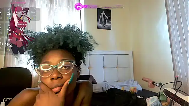 Snapshot of Lunarfreaky chatting on 09/20/25, 04:57 Lunarfreaky online show from 09/20/25, 04:57