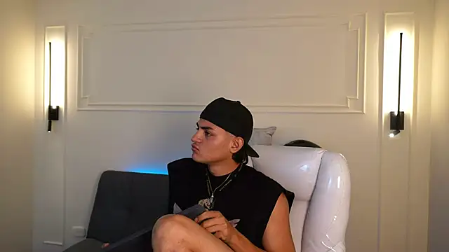 Paradise boy s online show from 01/16/25, 02:41