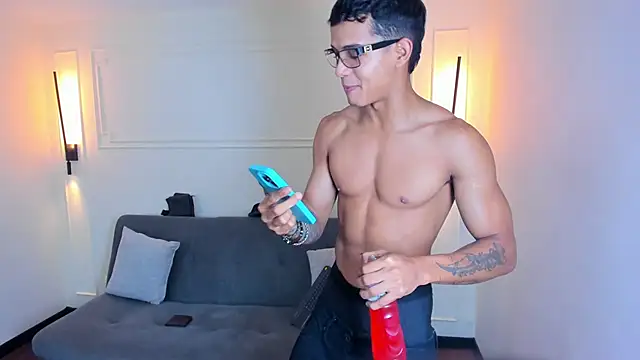 Paradise boy s online show from 09/17/25, 11:17