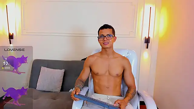 Paradise boy s online show from 02/25/26, 06:50