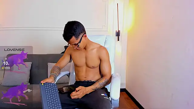 Paradise boy s online show from 02/28/26, 05:58