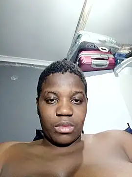 Snapshot of Bigchoccojugsxx chatting on 02/13/26, 09:33 Bigchoccojugsxx online show from 02/13/26, 09:33