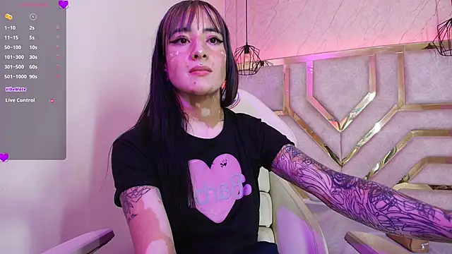 Snapshot of dayana_harlow2 chatting on 11/12/25, 01:17 dayana harlow2 online show from 11/12/25, 01:17