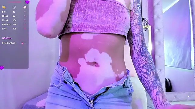 Snapshot of dayana_harlow2 chatting on 11/25/25, 07:36 dayana harlow2 online show from 11/25/25, 07:36