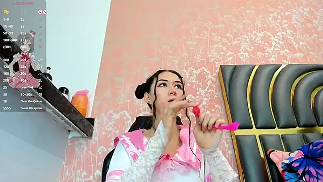 NEZUKO MITSURI online show from 01/13/25, 03:47