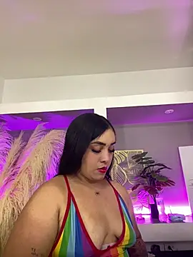 Snapshot of Sheeryl__ chatting on 07/25/26, 05:38 Sheeryl online show from 07/25/26, 05:38