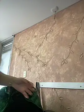 Miabonnett  online show from 11/06/25, 12:17