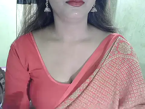 Snapshot of Model-Tanya chatting on 10/28/25, 12:19 Model-Tanya online show from 10/28/25, 12:19