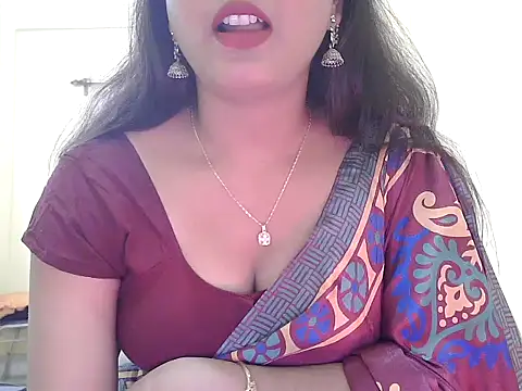 Snapshot of Model-Tanya chatting on 12/15/25, 09:24 Model-Tanya online show from 12/15/25, 09:24