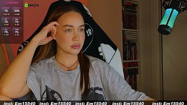 Snapshot of Emili1- chatting on 12/05/24, 02:33 Emili1- online show from 12/05/24, 02:33