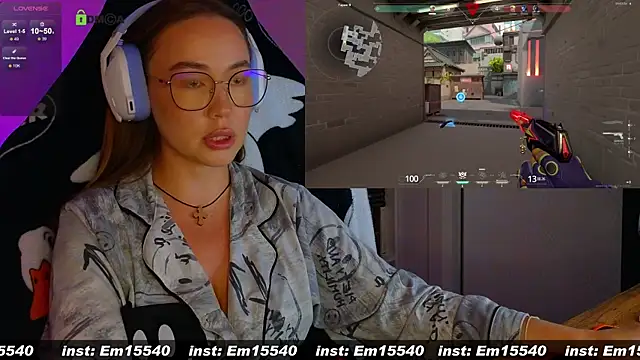 Snapshot of Emili1- chatting on 01/15/25, 12:58 Emili1- online show from 01/15/25, 12:58