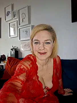 Snapshot of FrauleinSchmitt chatting on 01/31/25, 08:11 FrauleinSchmitt online show from 01/31/25, 08:11