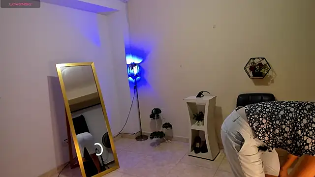 Snapshot of amelyaDreams chatting on 11/12/25, 07:24 amelyaDreams online show from 11/12/25, 07:24