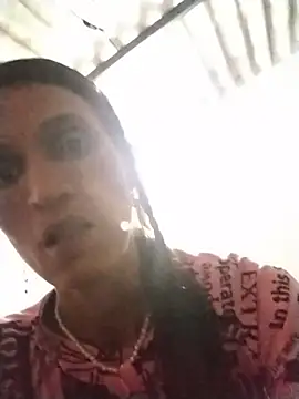 Snapshot of Nathasha_LatinHot chatting on 10/12/25, 01:59 Nathasha LatinHot online show from 10/12/25, 01:59