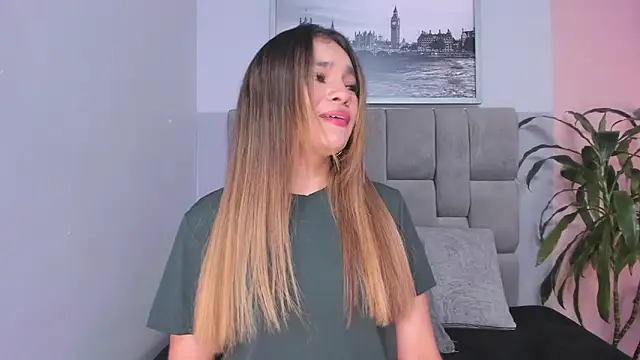 selene tylor  online show from 09/18/25, 05:09