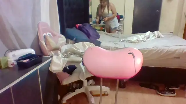 Jennxdolls online show from 12/28/24, 09:51