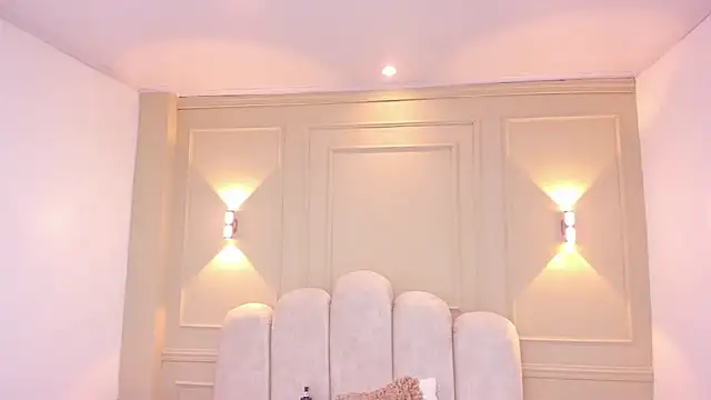 MADISON ROWAN1 online show from 03/18/26, 07:00